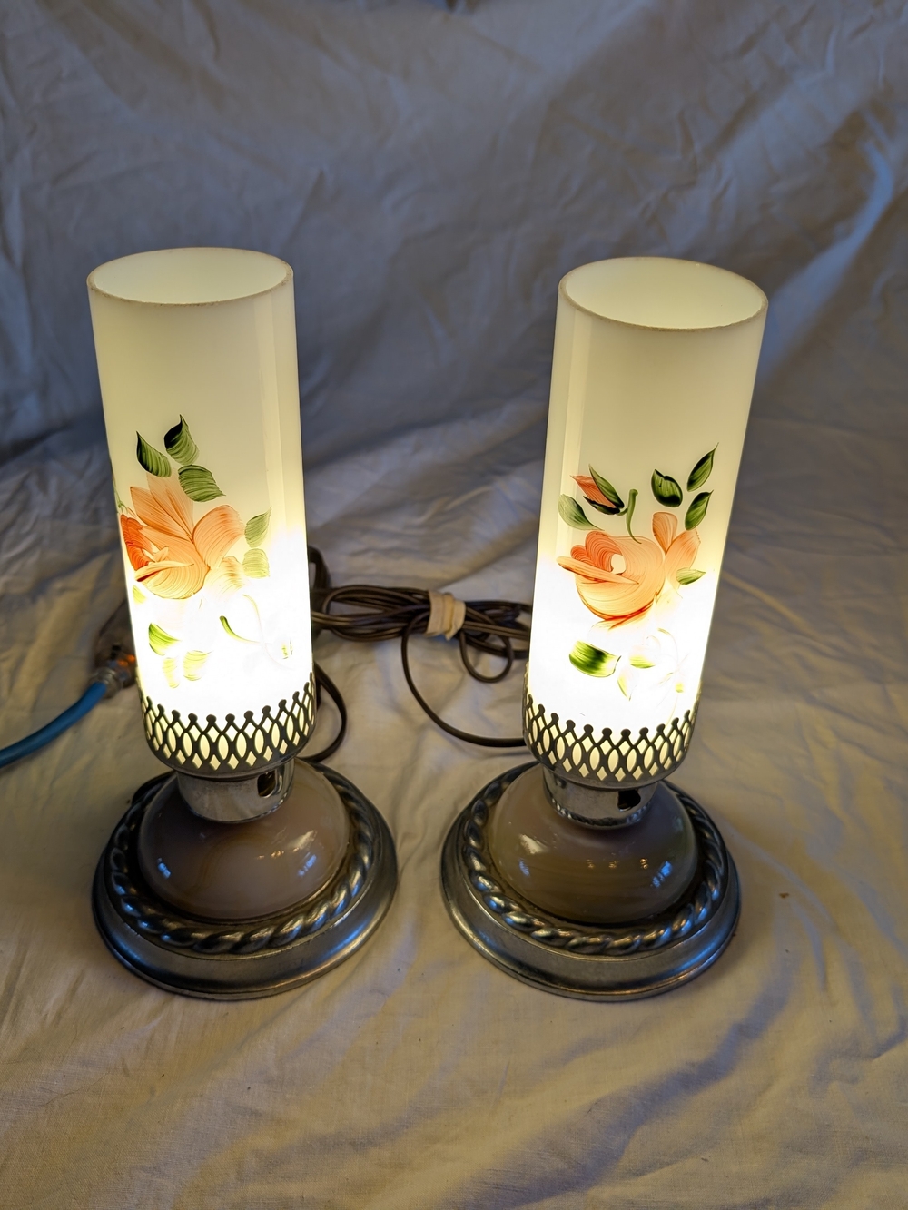 Vintage Floral Glass Table Lamp Pair with marble Base - Picture 2 of 10